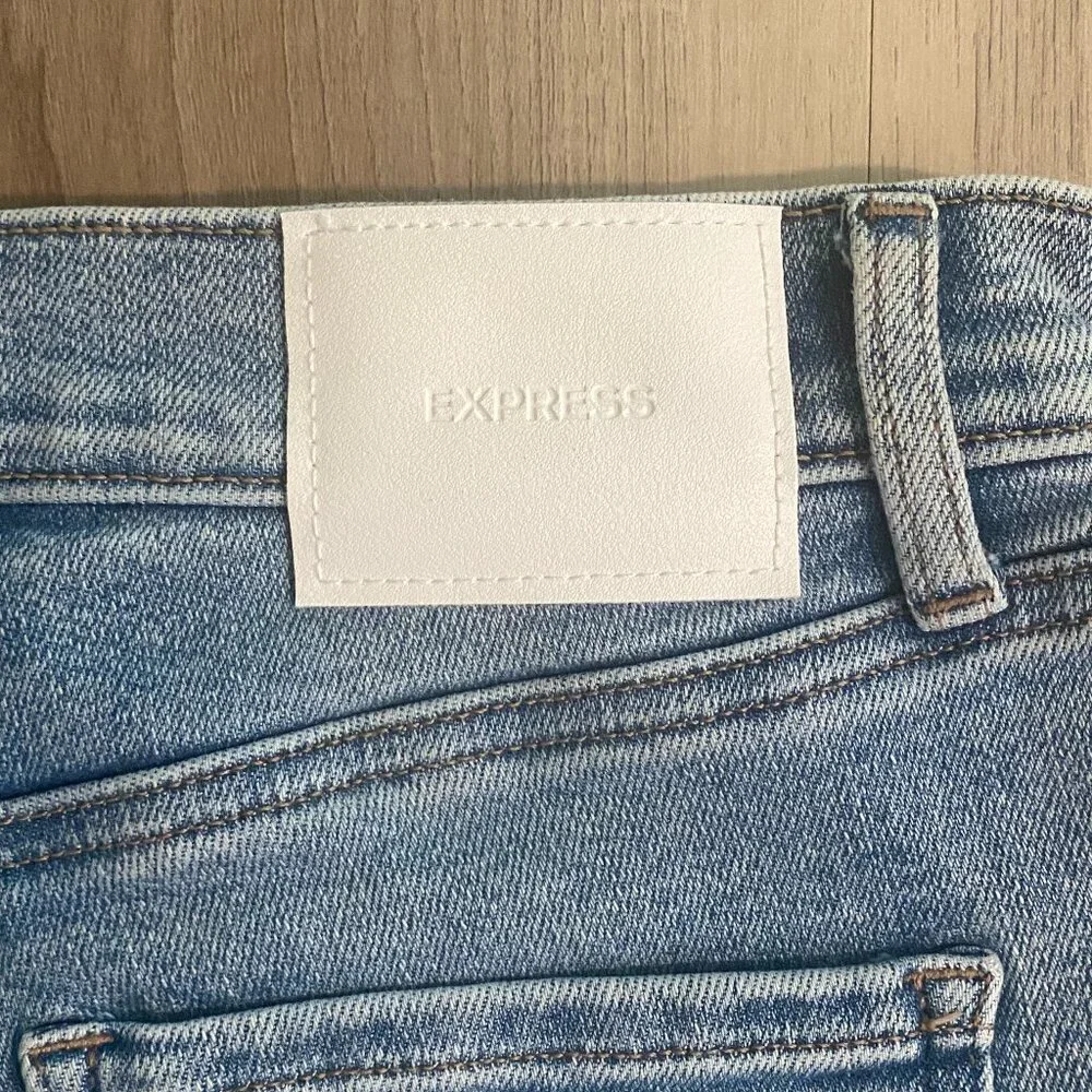 Express Mid Rise Flare Jeans Light Wash Size 4 Short Petite Vent Hem - Picture 9 of 11
